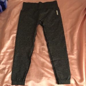 Gym shark leggings